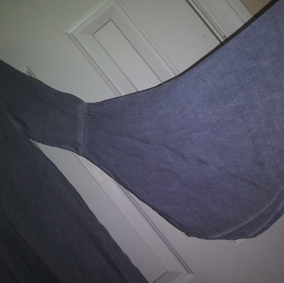 Rock & Republic High Low Bell Sleeve Blouse - Picture 6 of 6